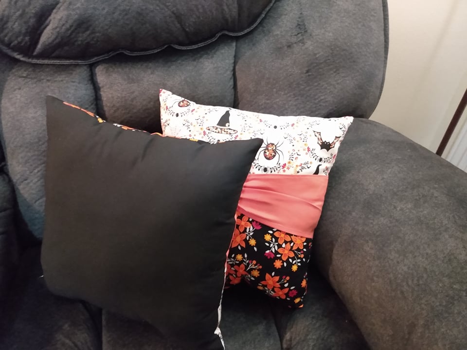 Halloween Decorative Bow Pillow