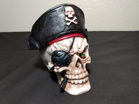 GRINNING PIRATE SKULL