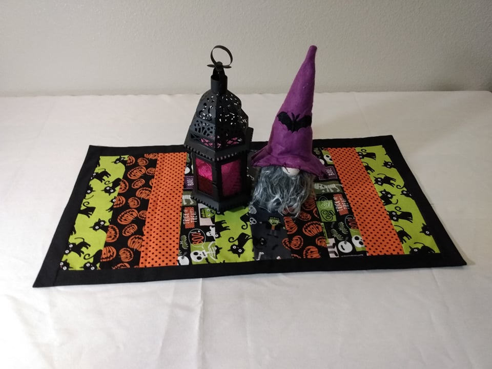 Small spooky night thin table topper