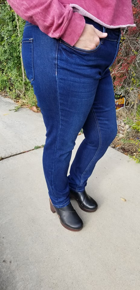 Vervet Mid rise Dark Wash Skinny Full Length