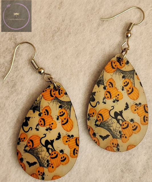 Black cats and pumpkins