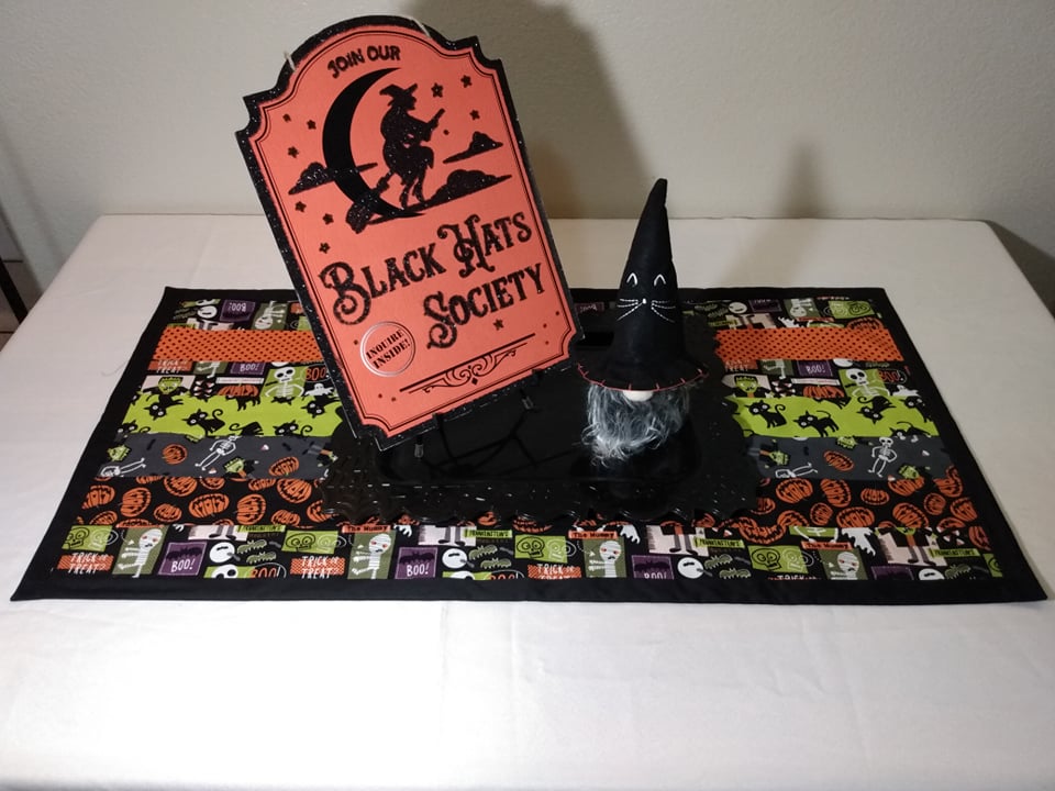 Medium Trick or Treat Table Topper